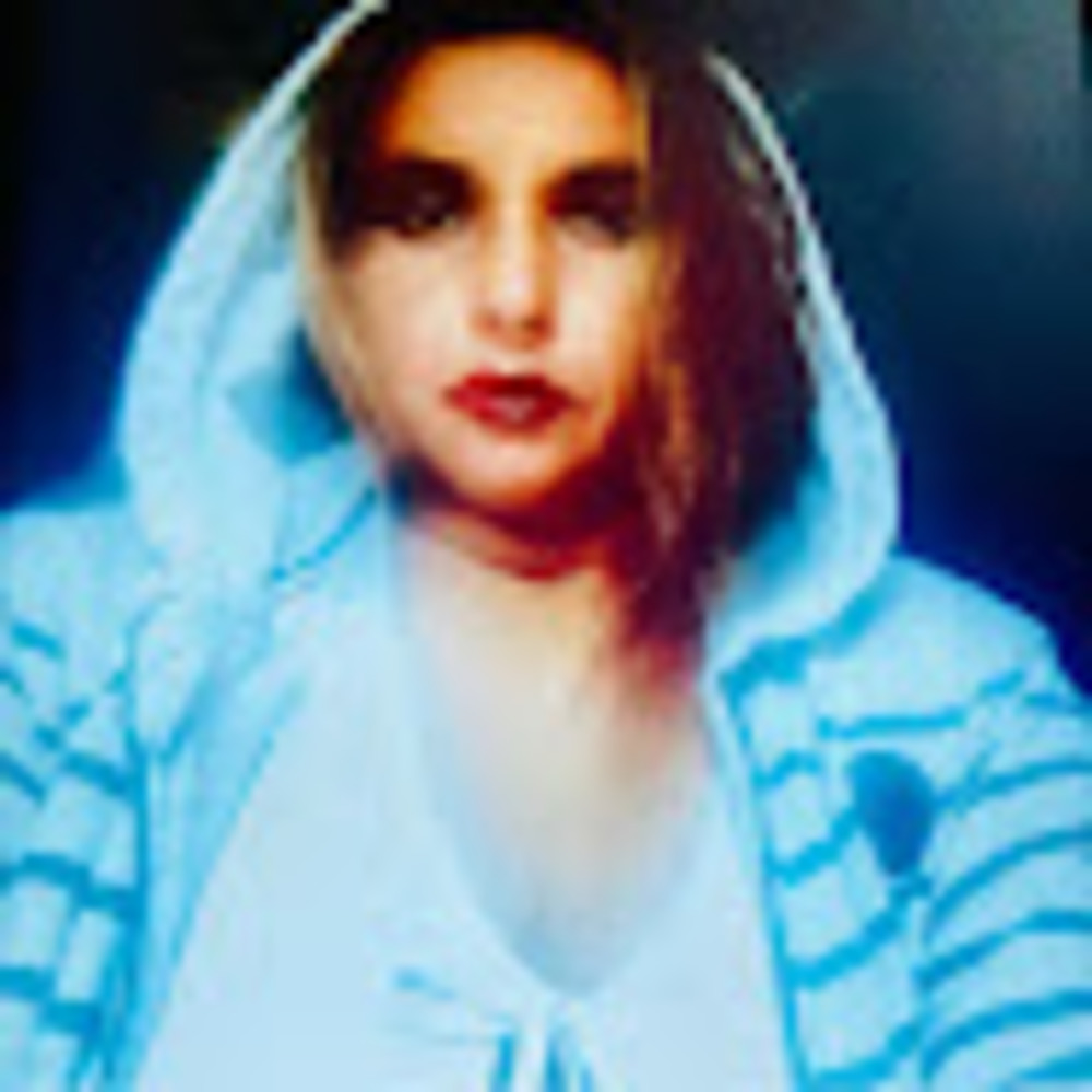 Meet your Posher, Amalia